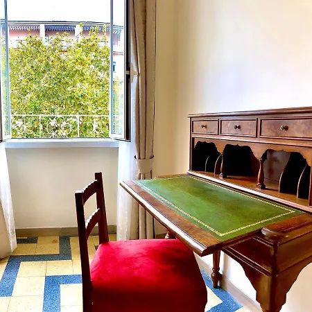 Domus Delphi Apartman *